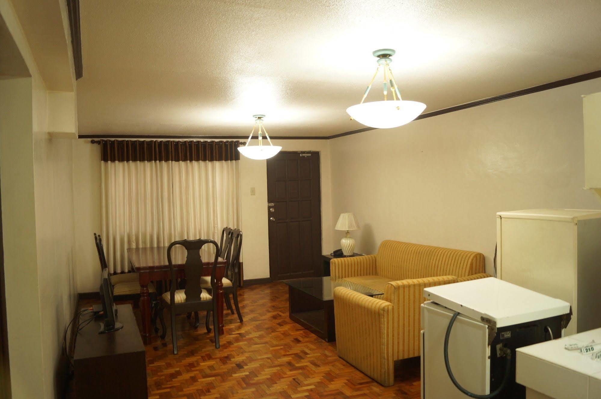 El Rico Suite Makati By Reddoorz Makati City Eksteriør bilde