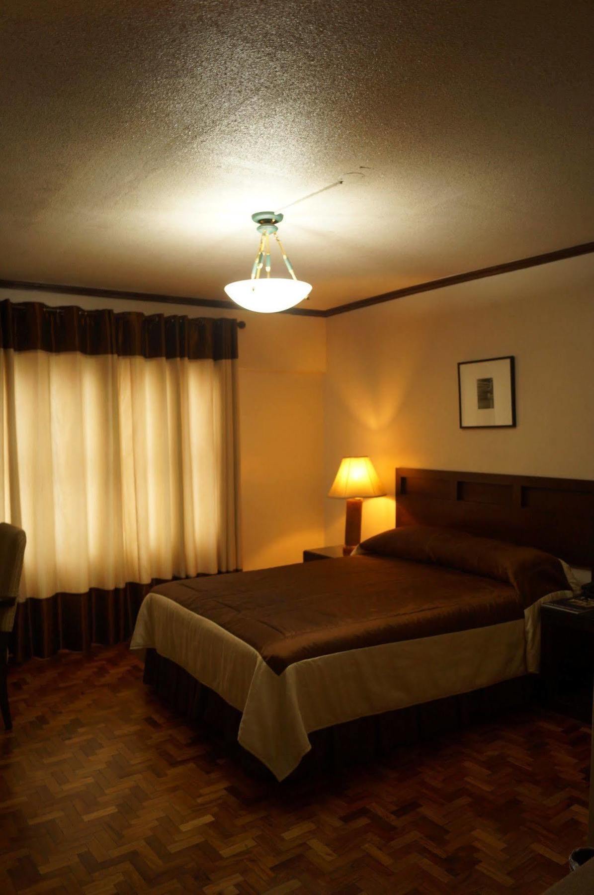 El Rico Suite Makati By Reddoorz Makati City Eksteriør bilde