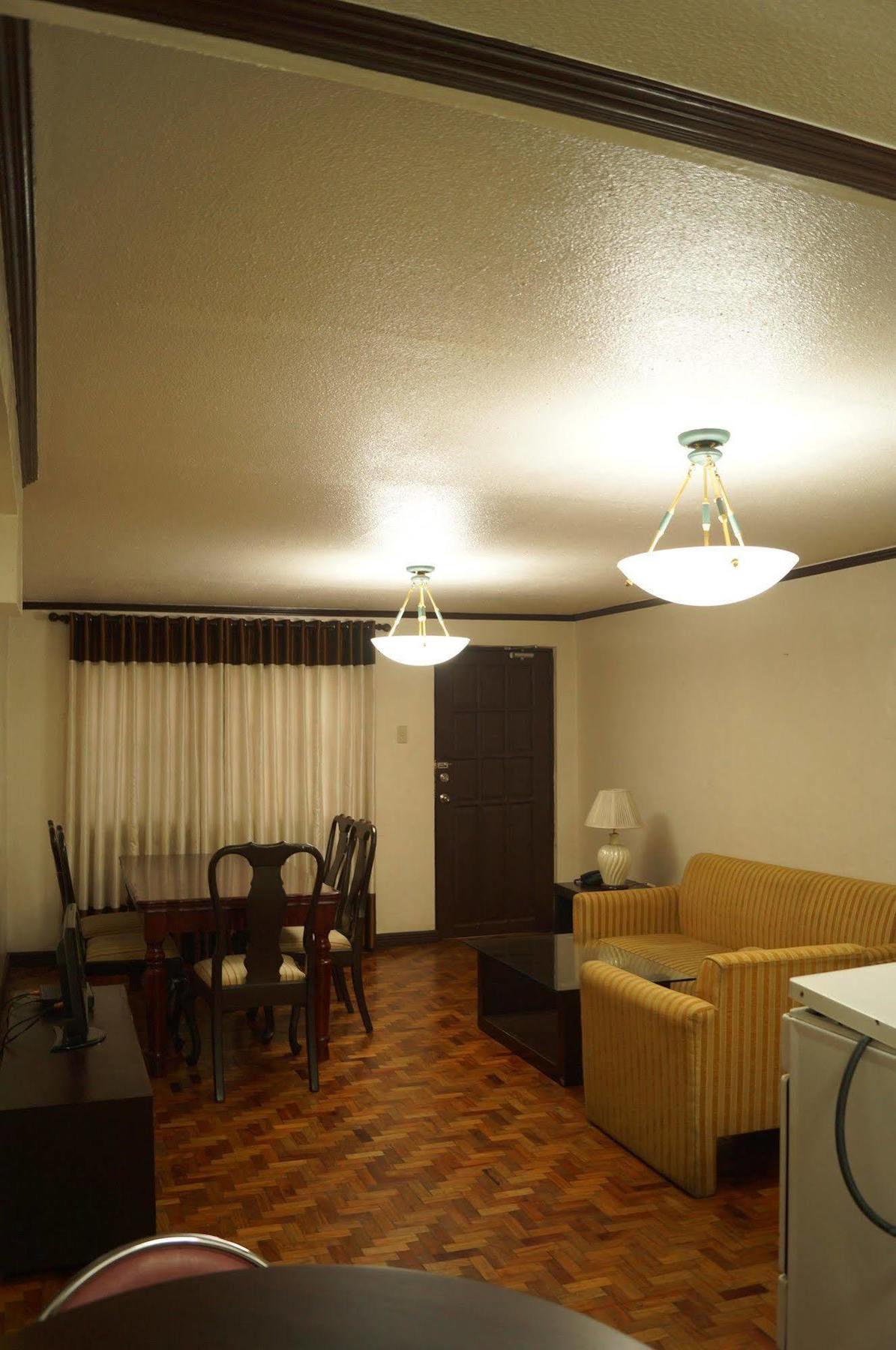 El Rico Suite Makati By Reddoorz Makati City Eksteriør bilde